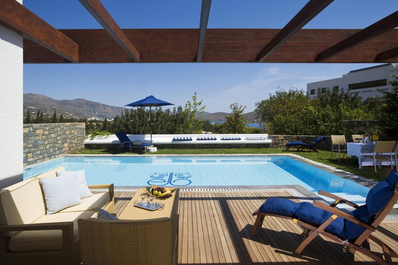 Family Pool Villa