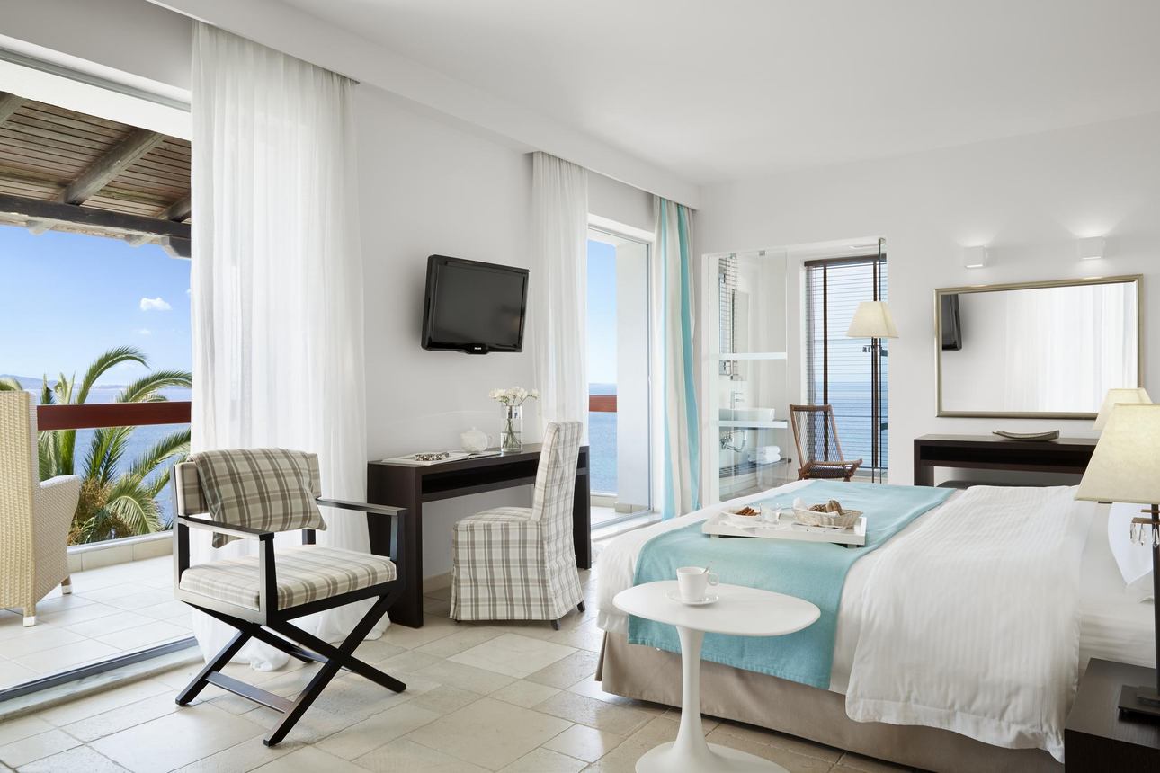 Junior Jacuzzi Suite Sea Front
