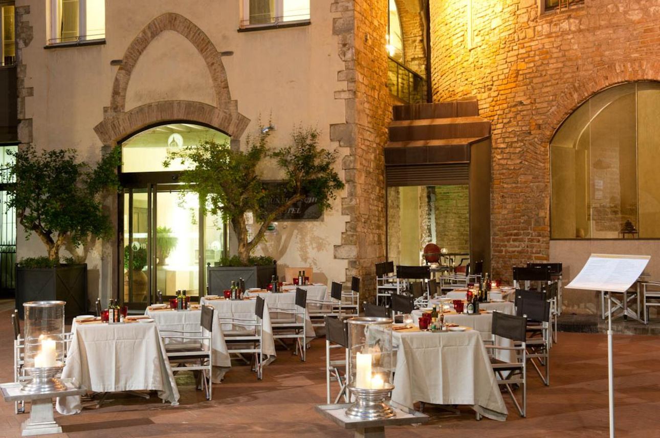 Restaurants/Cafes