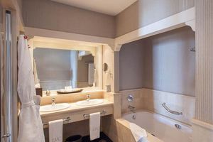 Senior Suite