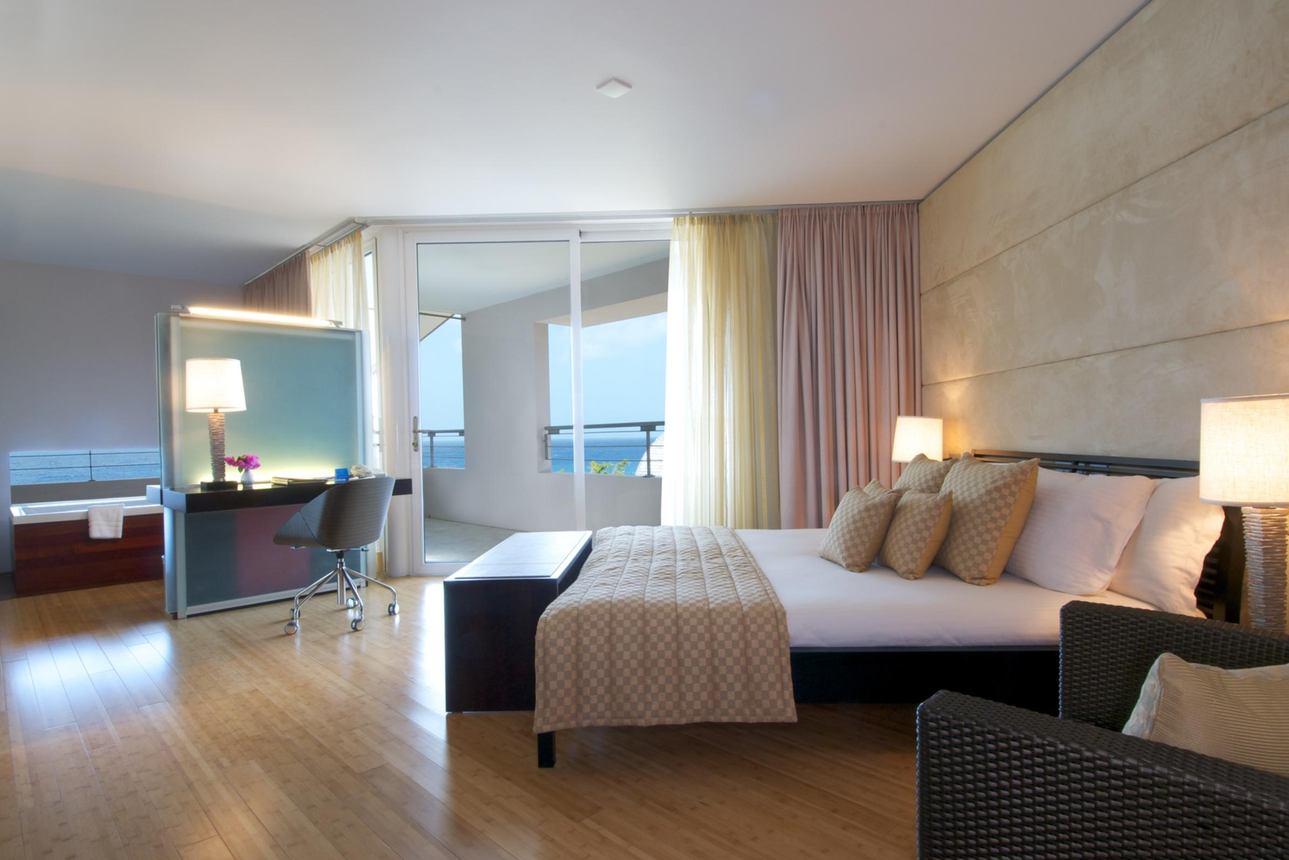 Octagon Bolivar Suite