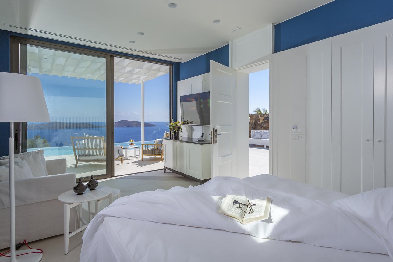 Superior Pool Suite Massage
