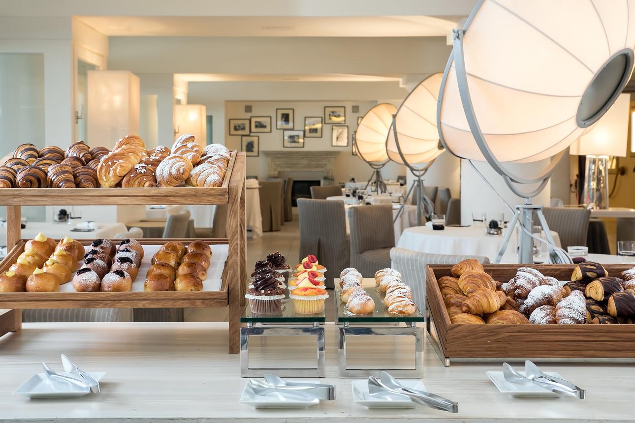 Restaurants/Cafes