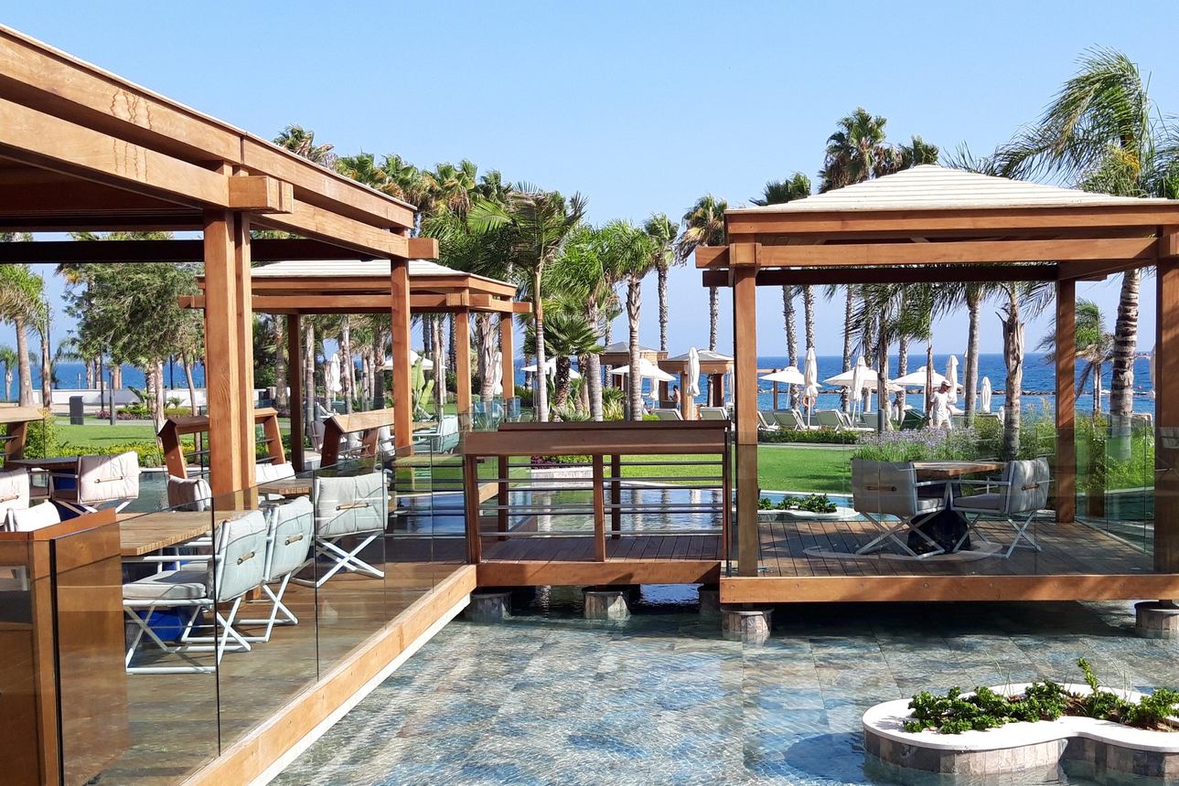 Restaurants/Cafes