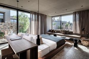 Tropical Shared Pool Suite