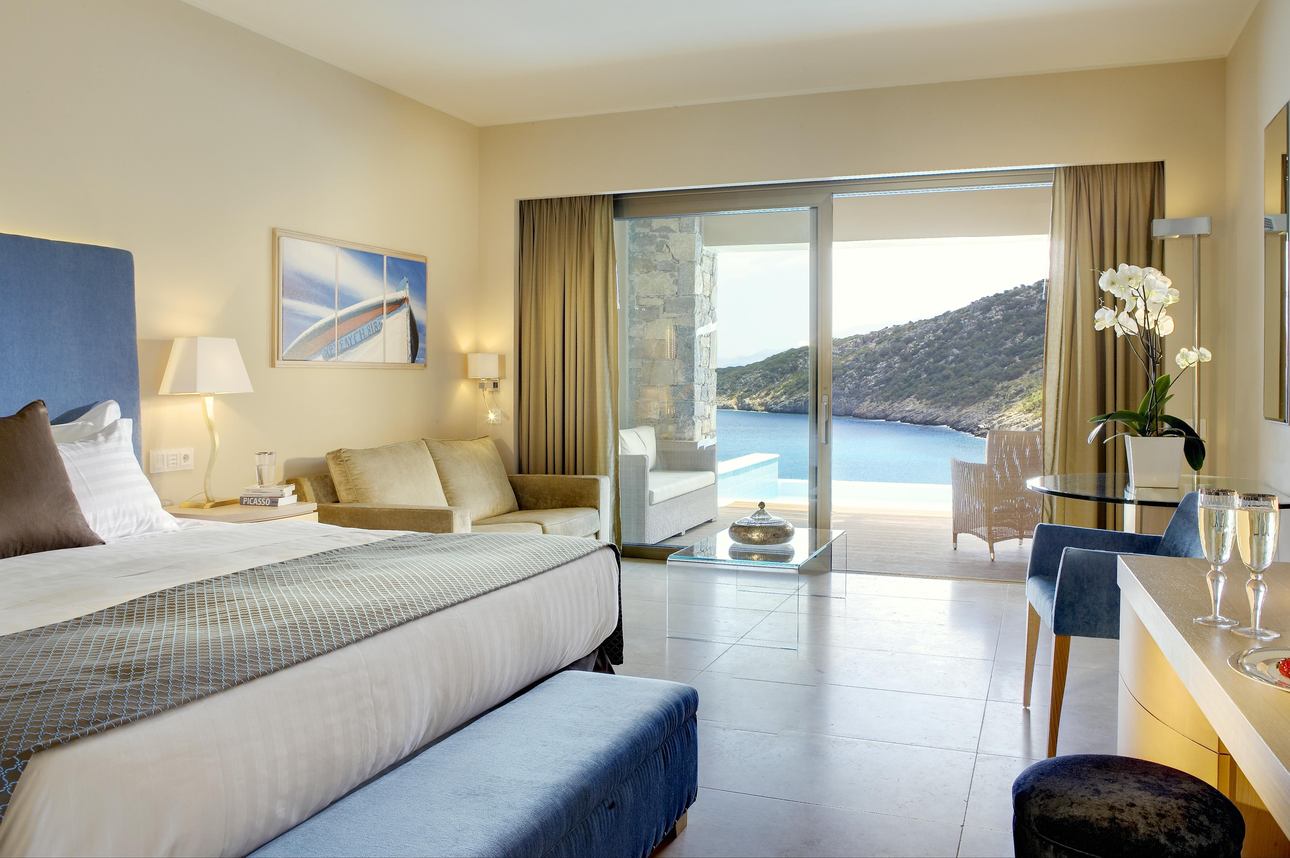 Deluxe Pool Kamer