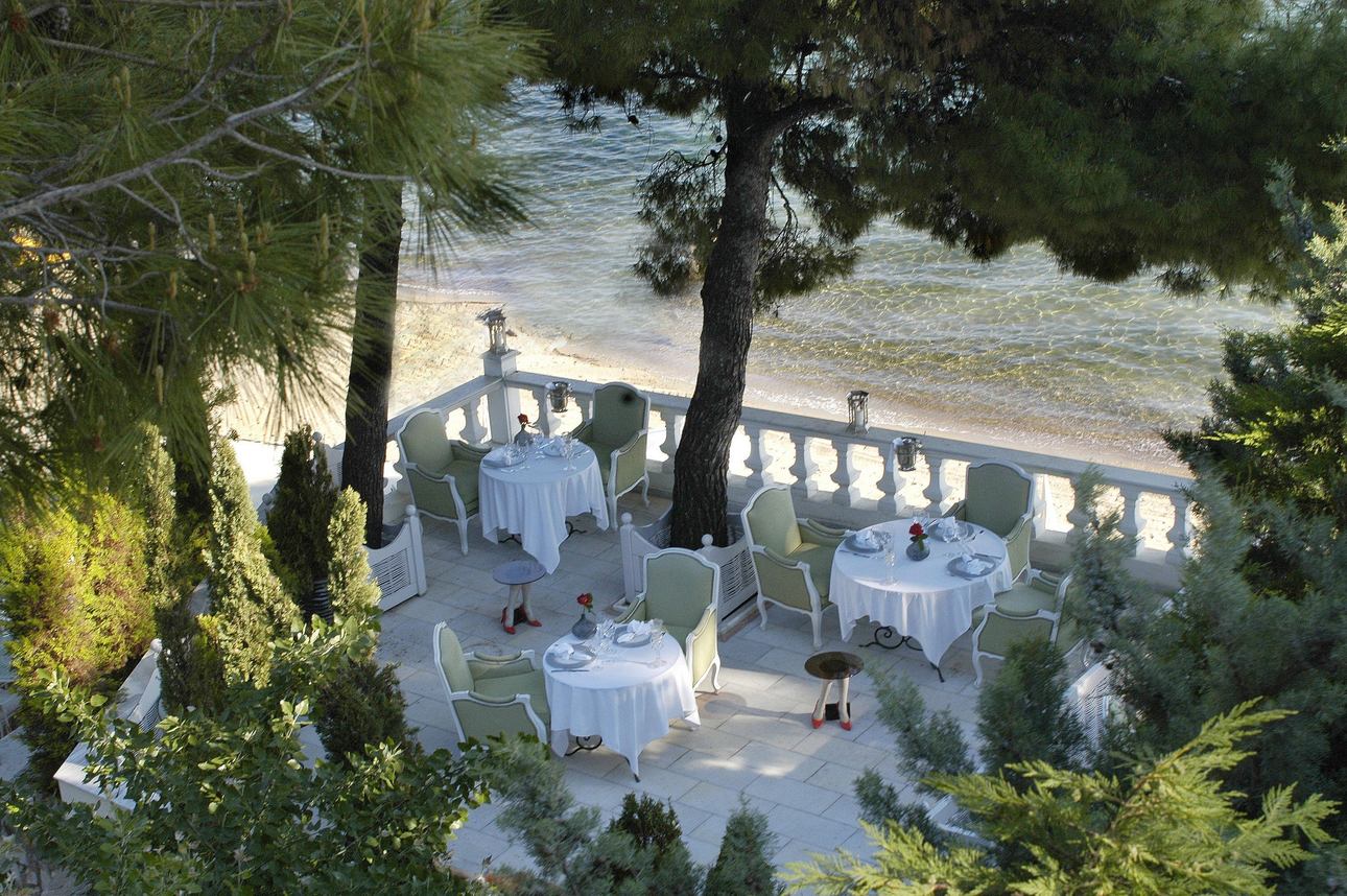 Restaurants/Cafes