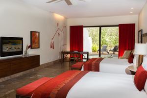Zen Grand Pool Suite