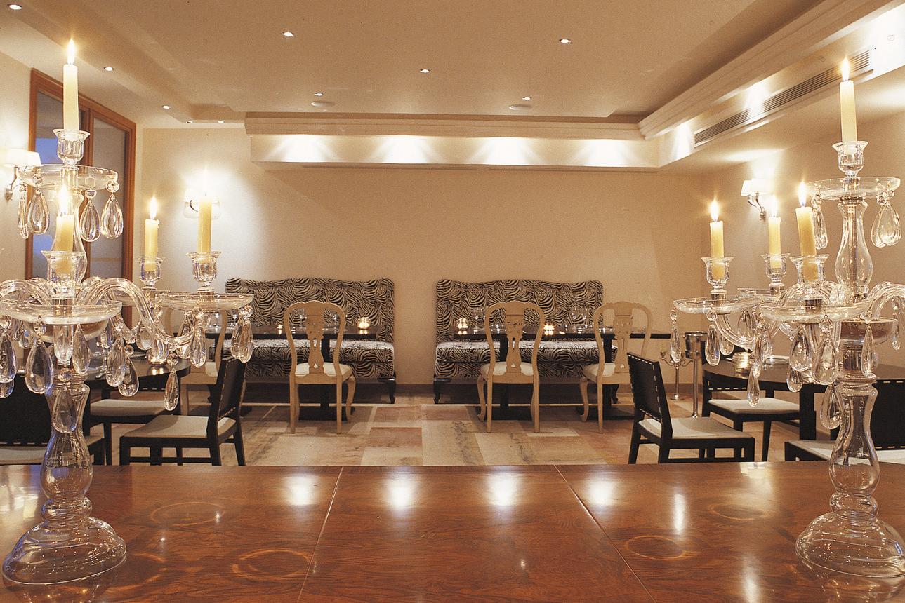 Restaurants/Cafes