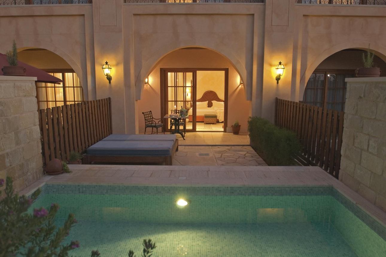 Royal Pool Studio