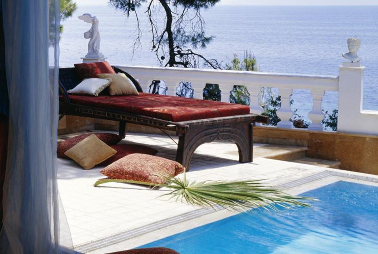 Honeymoon Executive Pool Suite