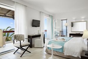 Junior Jacuzzi Suite Sea Front