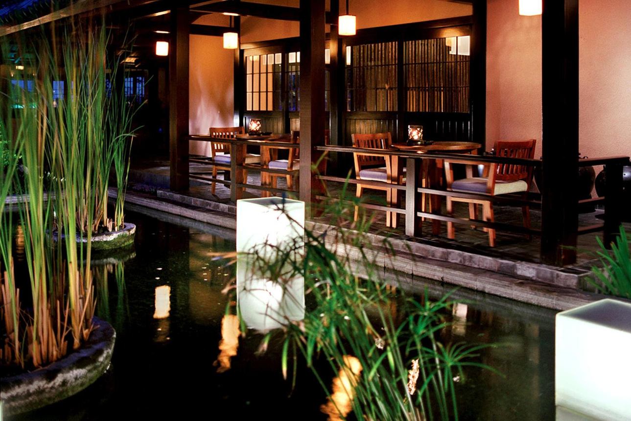 Restaurants/Cafes