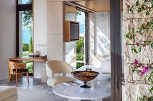Deluxe Pool Pavilion