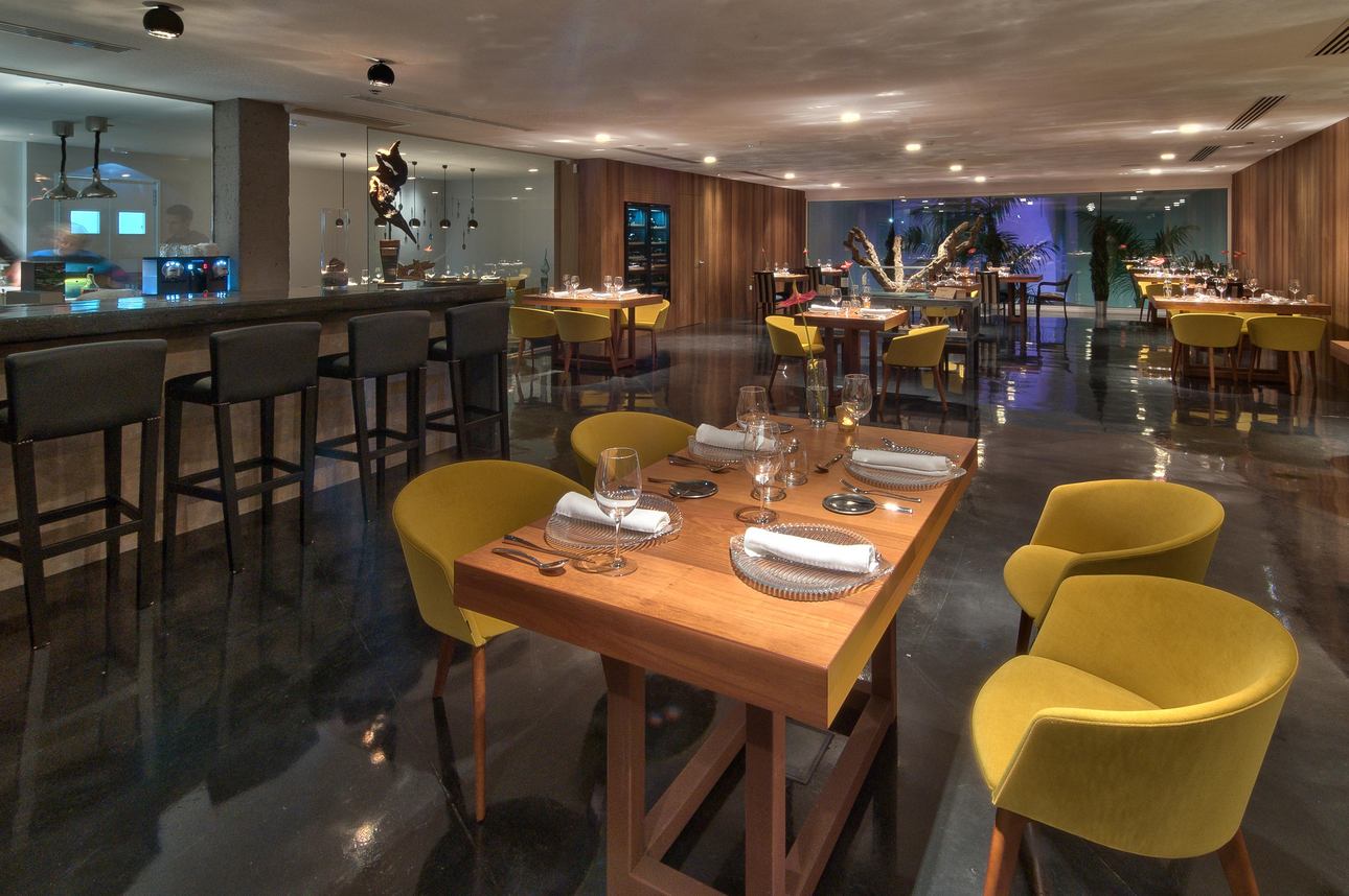 Restaurants/Cafes