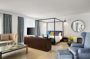 Grand Pool Suite Sea Front