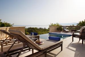 Tweekamer Pool Suite