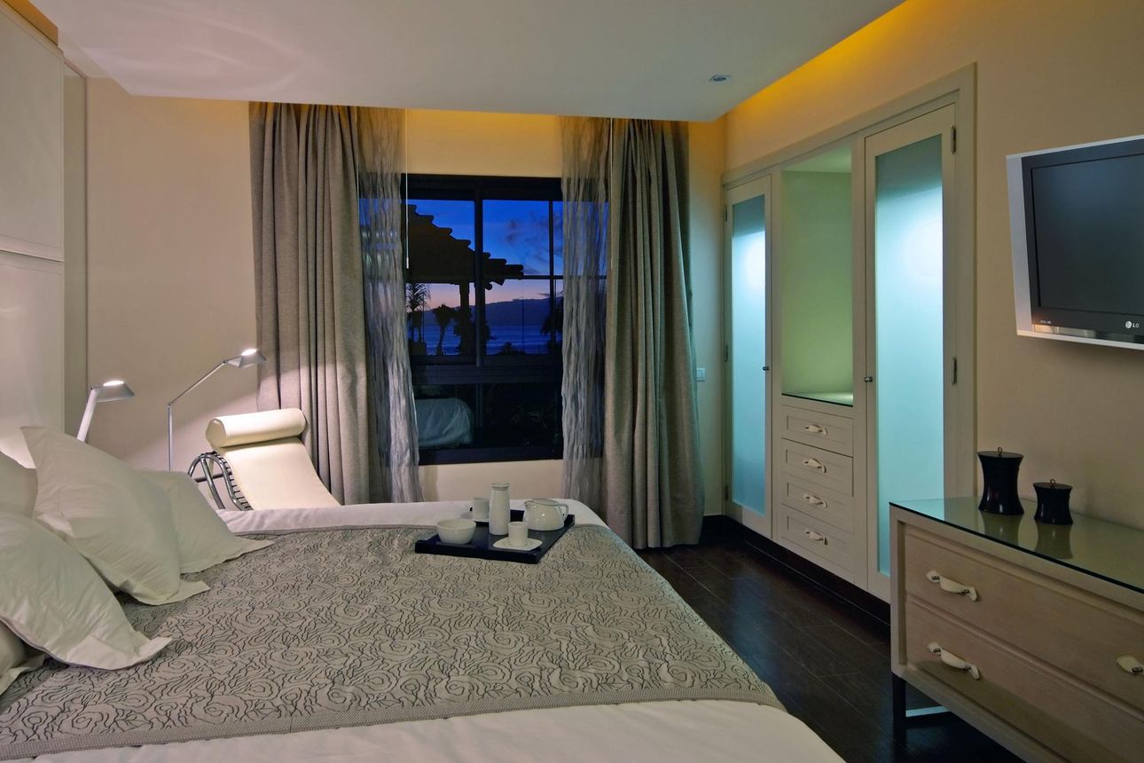 Family Red Level Tweekamer Master Suite