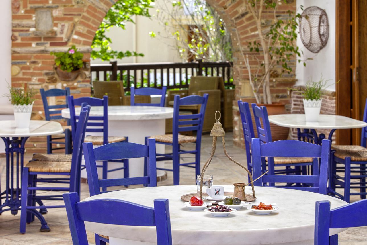 Restaurants/Cafes