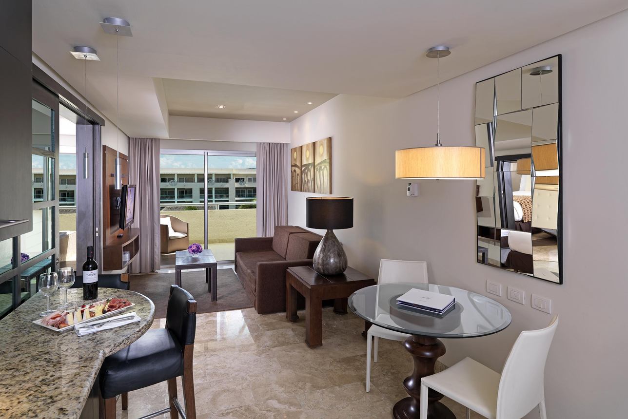Royal Service Suite