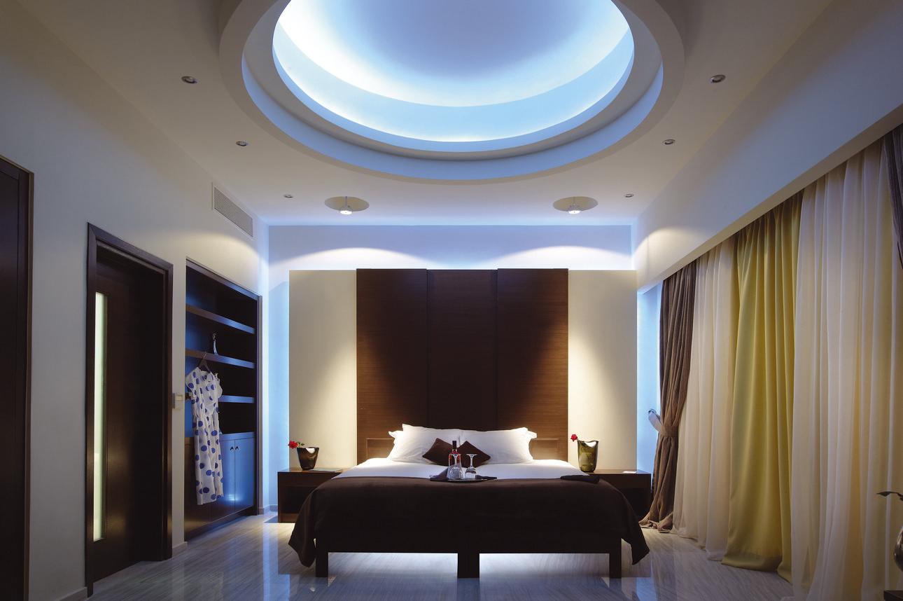 Royal Superior Jacuzzi Suite