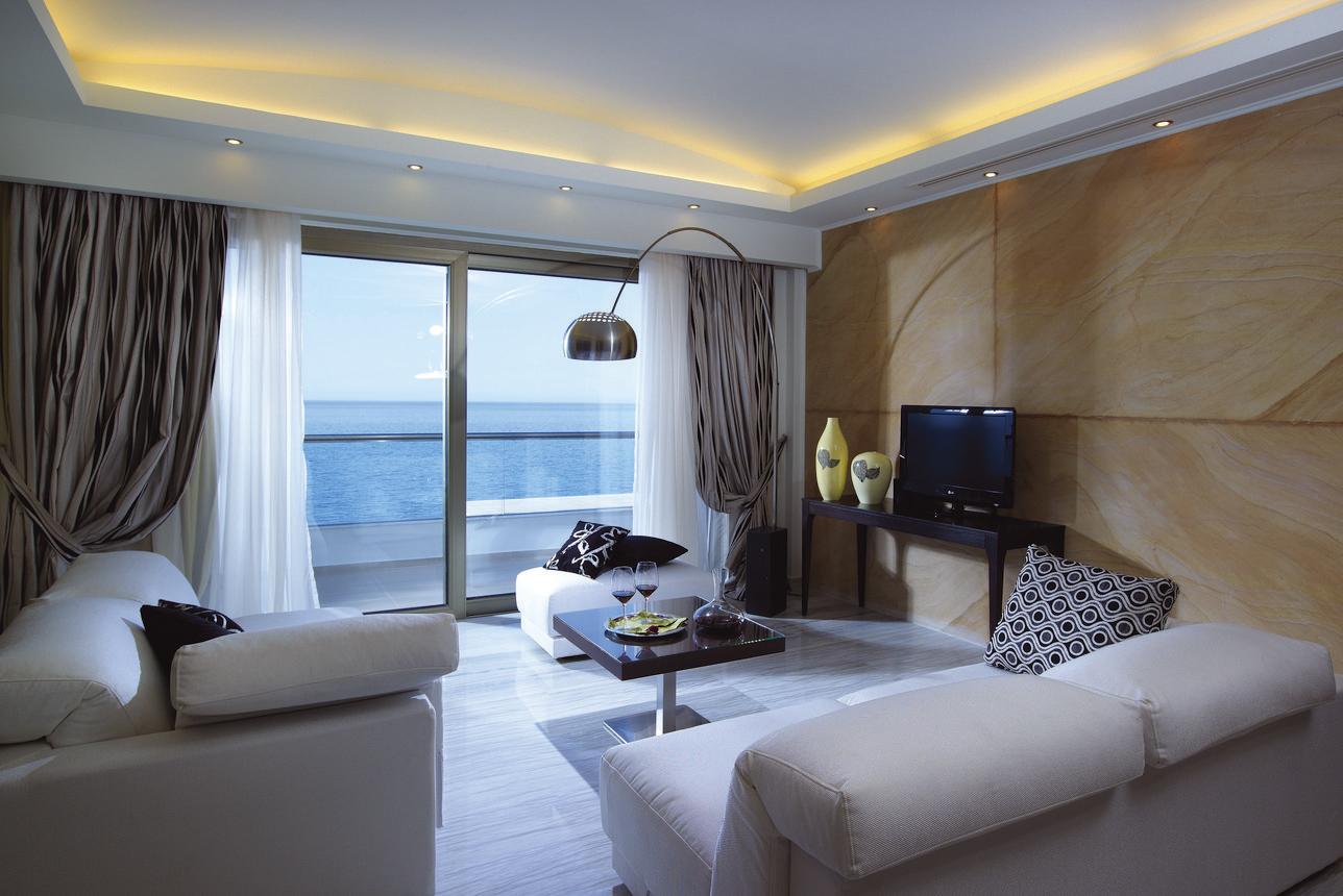 Royal LuxuryPool Suite